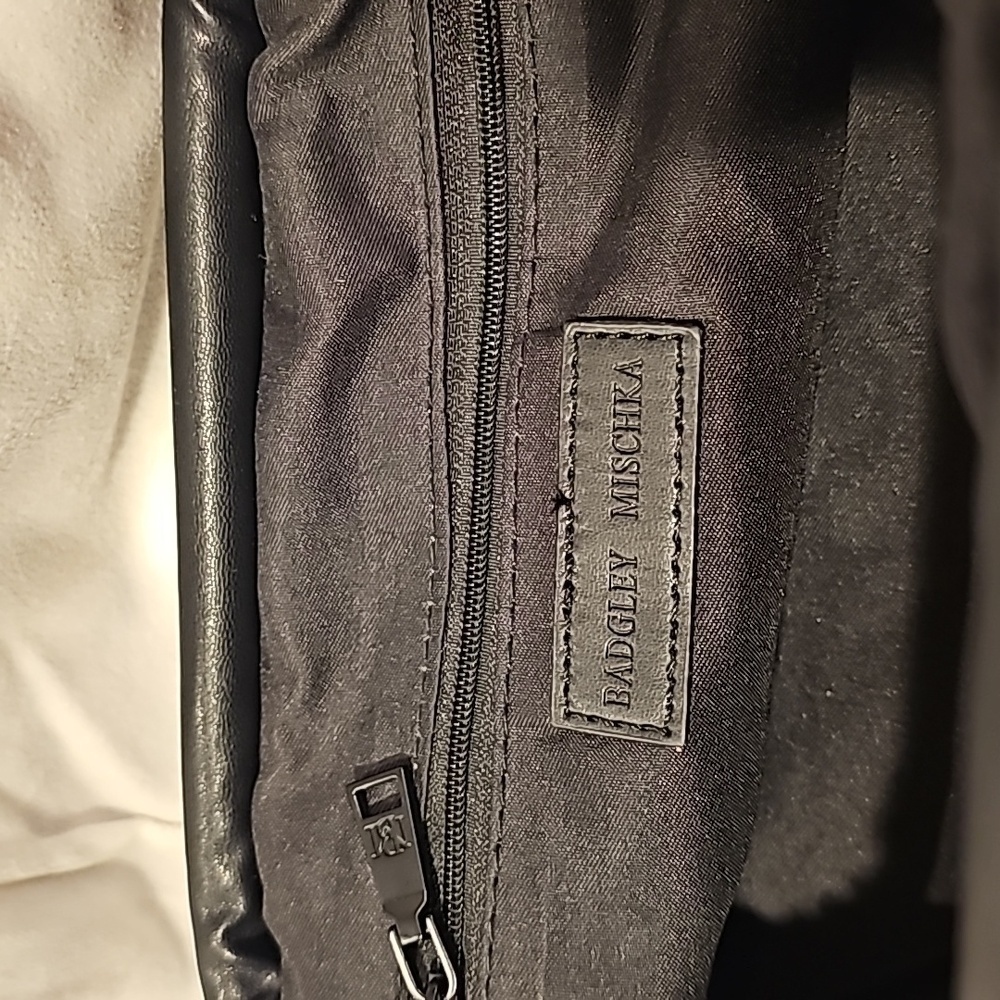 Badgley Mischka clutch style bag with metal chain black new with tag - Picture 9 of 9